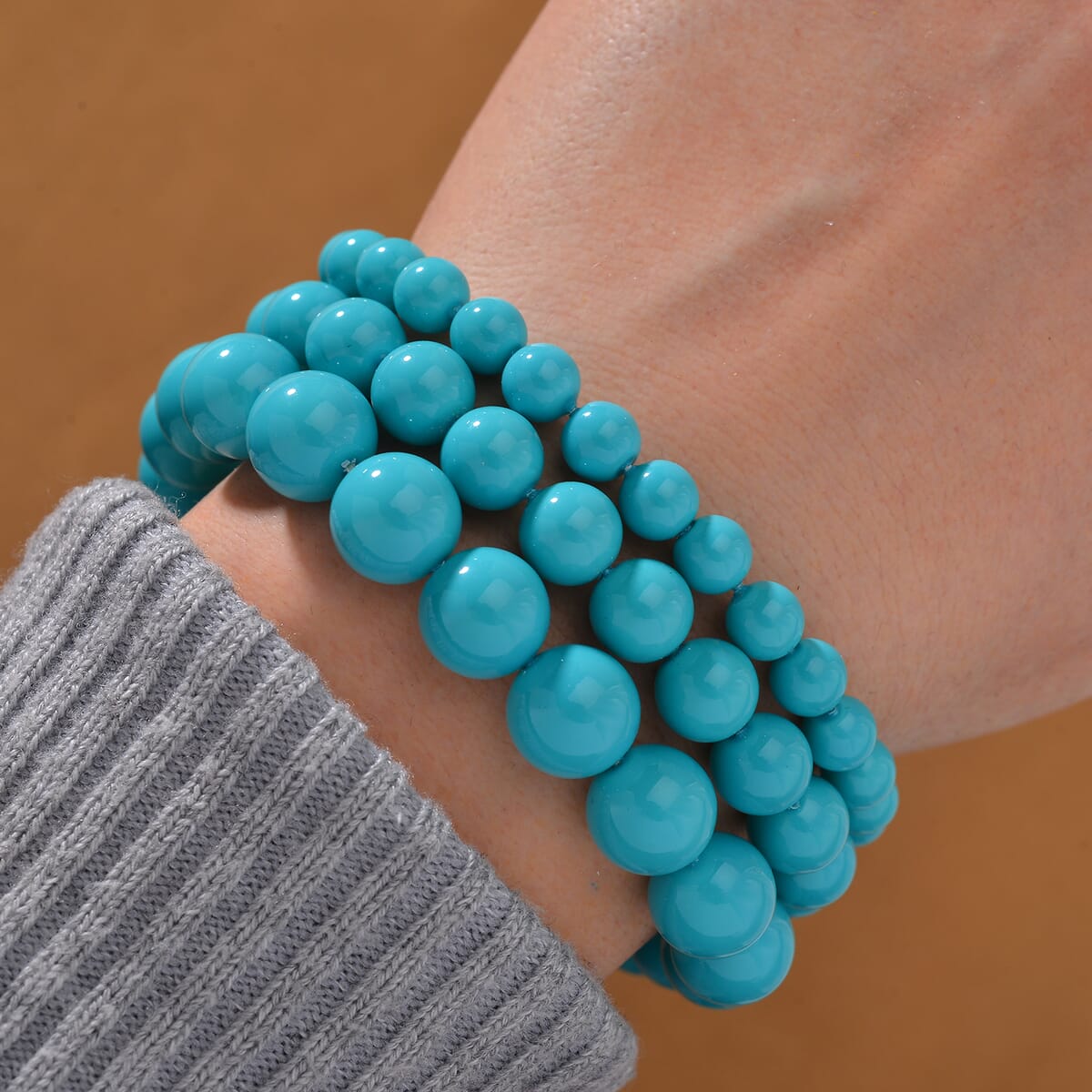 Sleeping Beauty Color Shell Pearl Three-Row Bracelet in Stainless Steel (7.50 In) image number 1