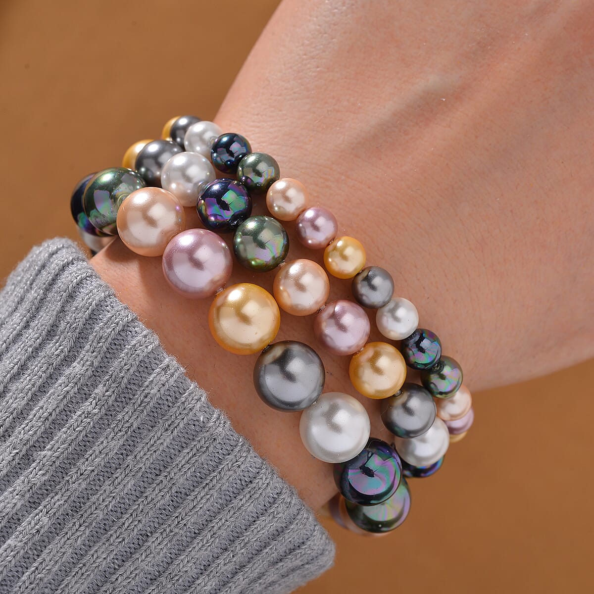 Multi Color Shell Pearl Three-Row Bracelet in Stainless Steel (7.50 In) image number 1