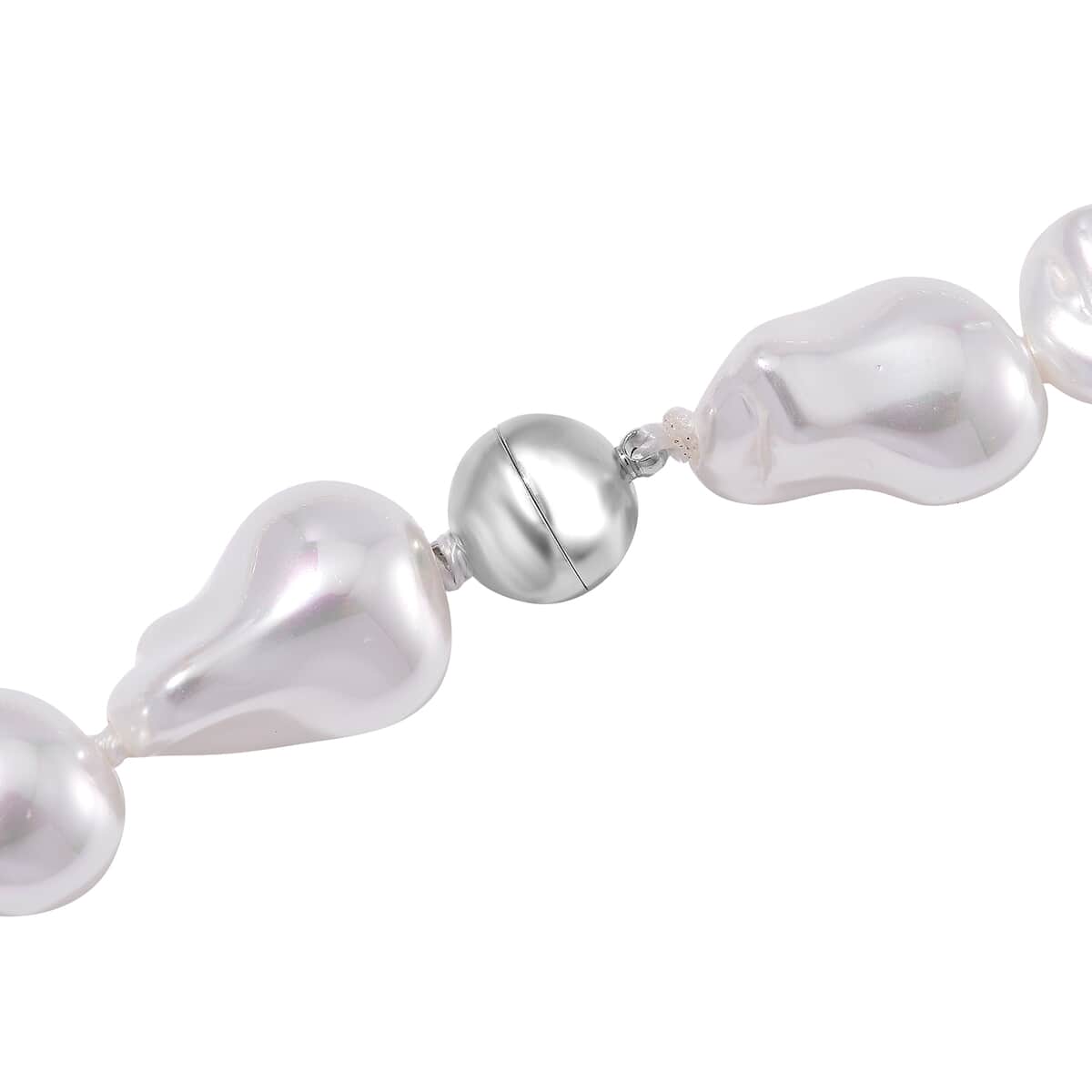 Doorbuster White Shell Pearl Necklace (20 Inches) in Stainless Steel image number 4