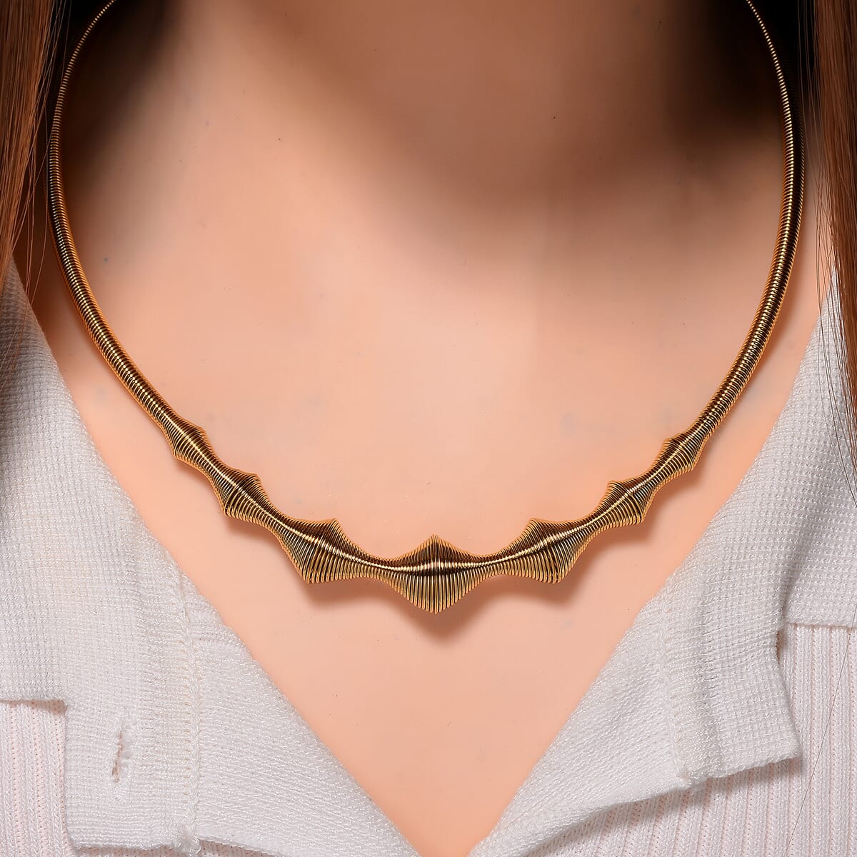 Sonic Wave Necklace in ION Plated YG Stainless Steel 20-22 Inches image number 1