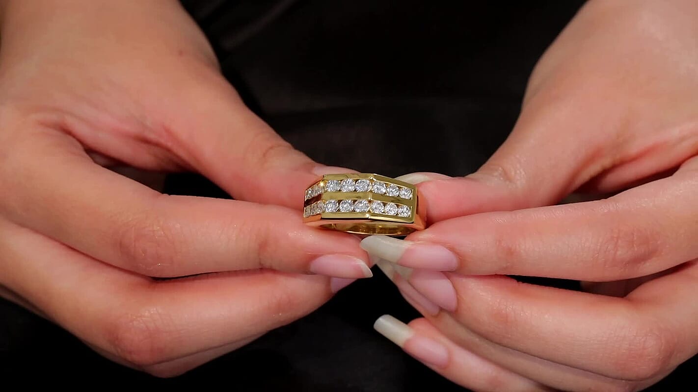 Luxuriant Lab Grown Diamond (SI) Men's Ring in 18K Vermeil YG Over Sterling Silver (Size 10.0) 2.00 ctw