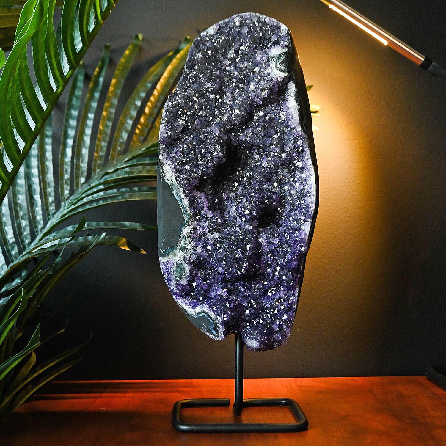 Amethyst on Stand -L Approx. 12700ctw