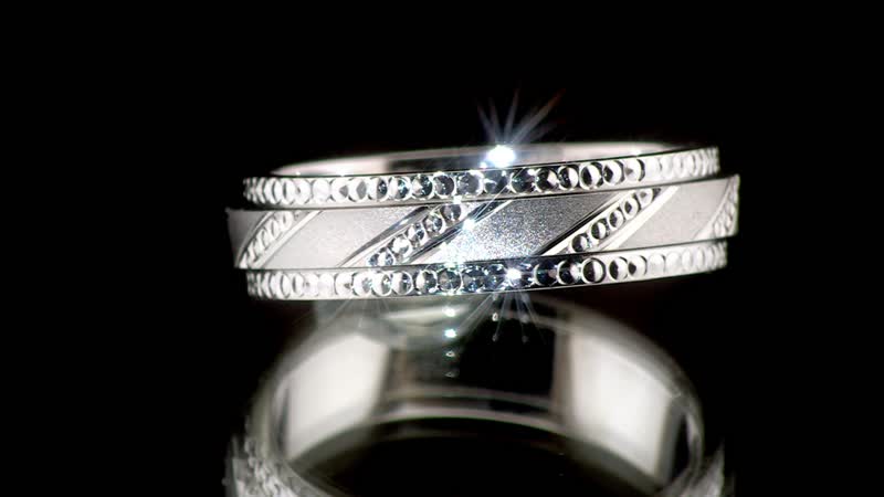 Doorbuster 950 Platinum Spinner Band Ring (Size 6.0) (7.80 g)