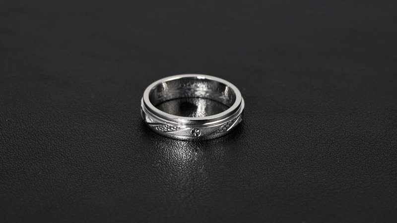 Doorbuster 950 Platinum Spinner Band Ring (Size 6.0) (7.85 g)