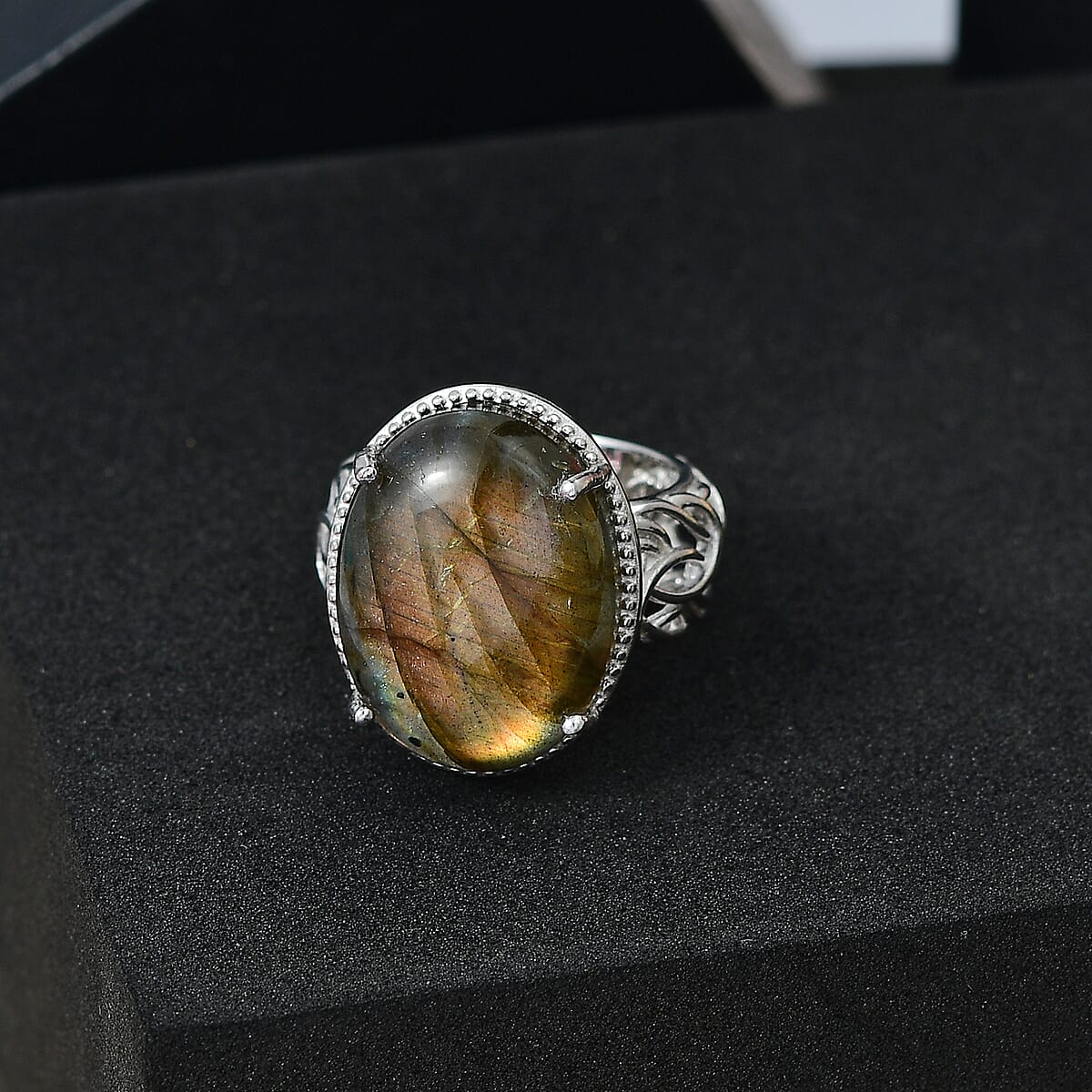 Karis Madagascar Fire Labradorite 20.50 ctw Solitaire Ring in Platinum Bond (Size 6.0) image number 1