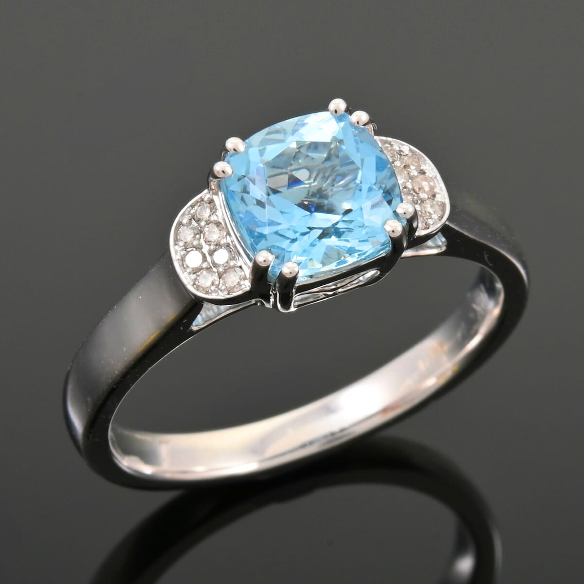 Certified & Appraised Luxoro AAA Santa Maria Aquamarine and G-H I2 Diamond 1.55 ctw Ring in 10K White Gold (Size 7.0) image number 1