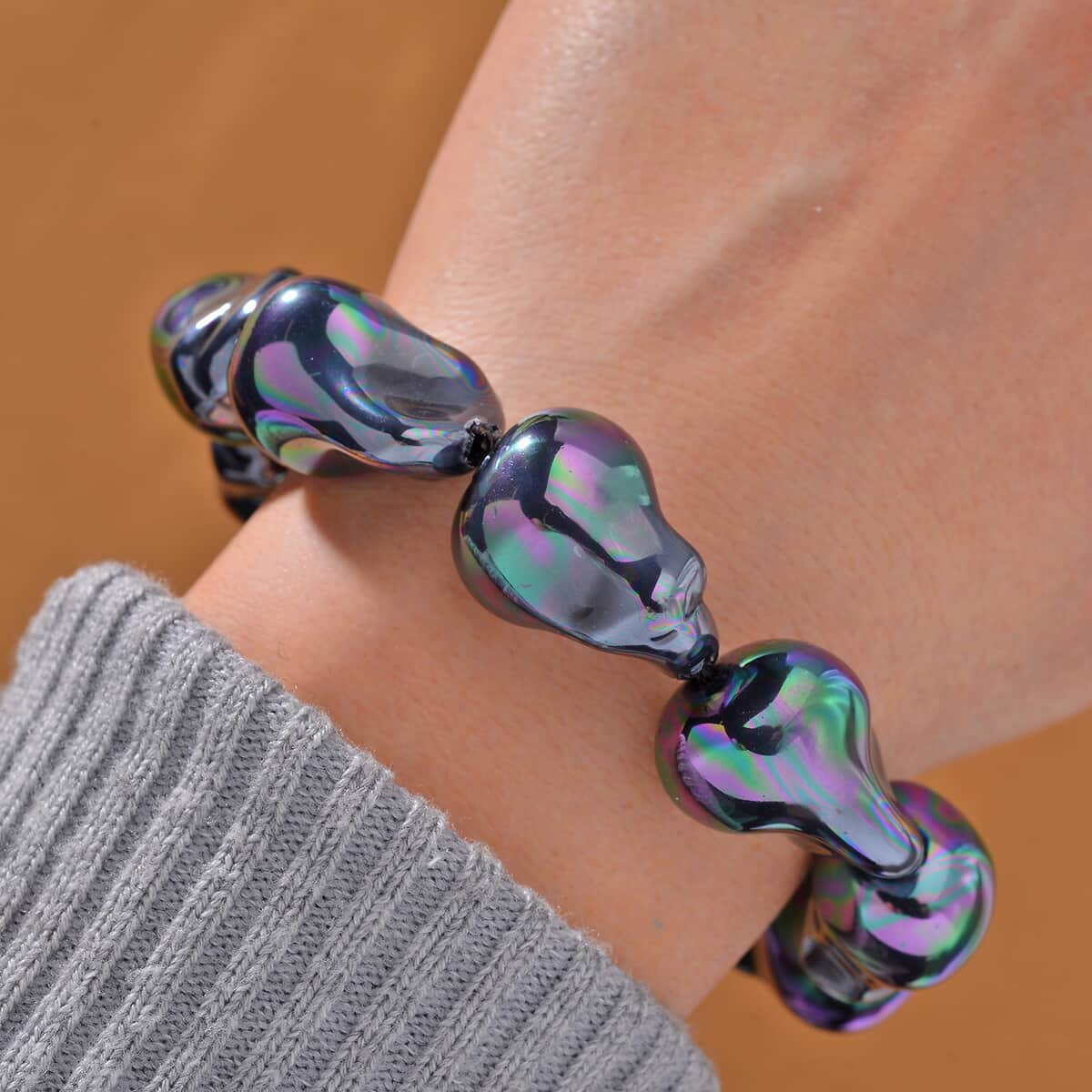 Doorbuster Peacock Color Shell Pearl Bracelet in Stainless Steel (8.50 In) image number 1