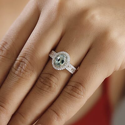 Luxoro AAA Narsipatnam Alexandrite and I2 Diamond 1.35 ctw Double Halo Ring in 10K Yellow Gold (Size 10.0)