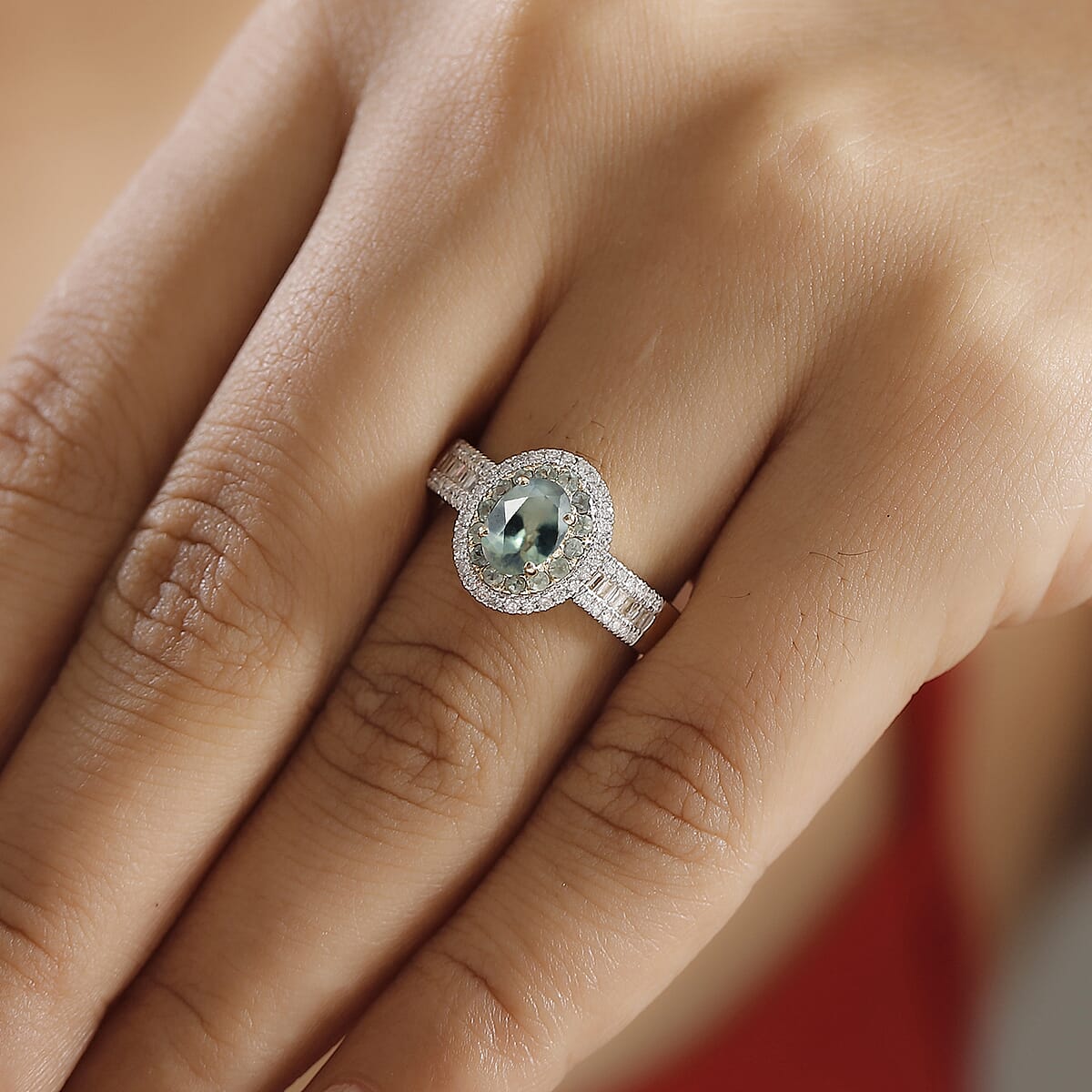 Luxoro AAA Narsipatnam Alexandrite and I2 Diamond 1.35 ctw Double Halo Ring in 10K Yellow Gold (Size 9.0) image number 2