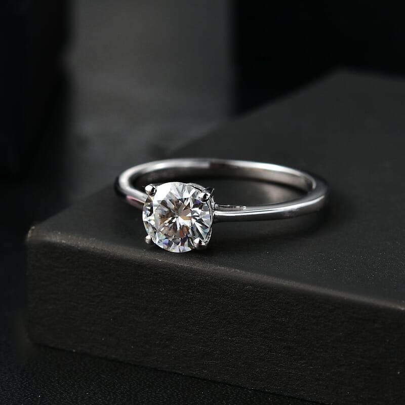 D'Joy Moissanite 0.90 ctw Solitaire Ring in Rhodium Over Sterling Silver (Size 10.0)