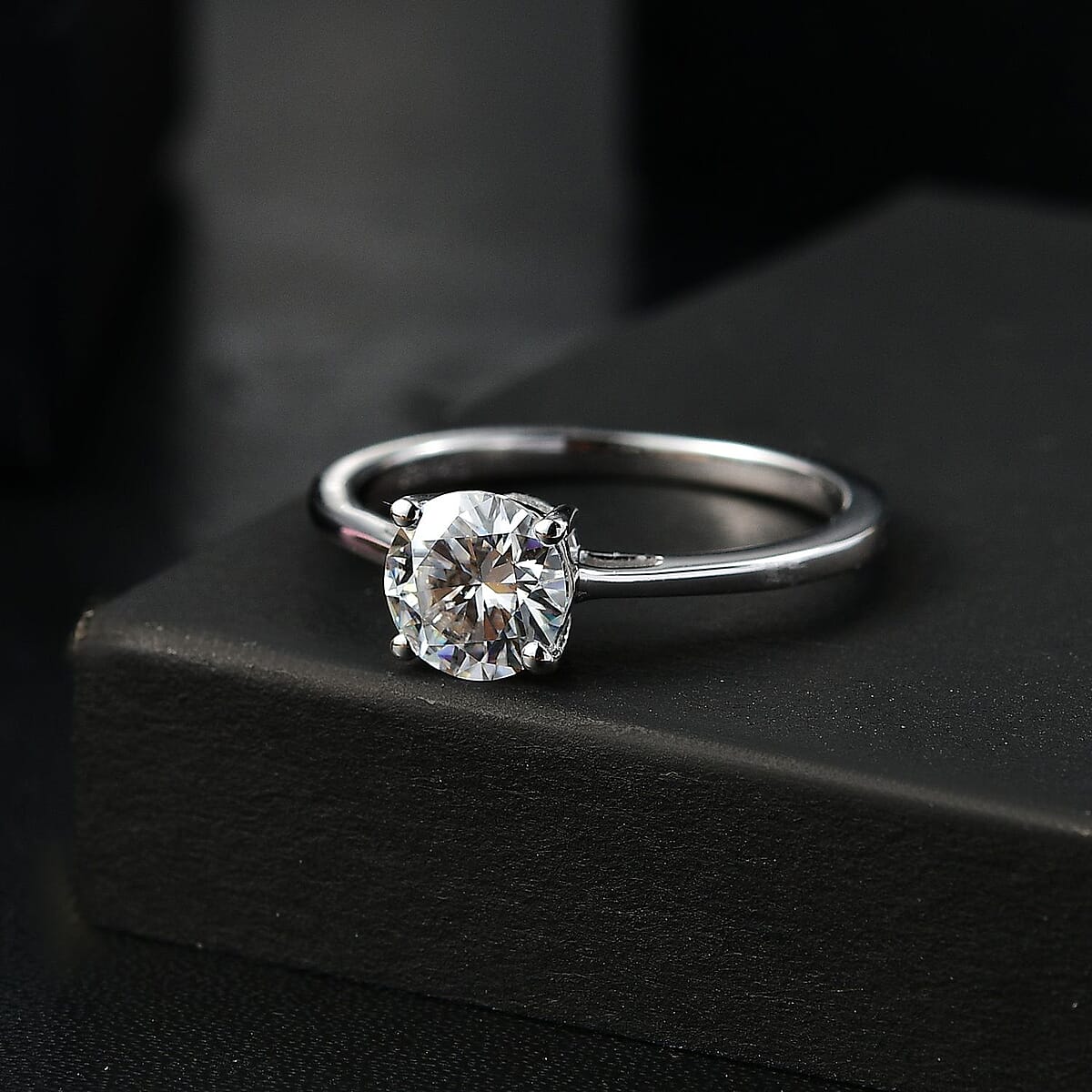 Moissanite 0.90 ctw Solitaire Ring in Rhodium Over Sterling Silver (Size 8.0) image number 1
