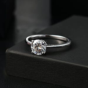 D'Joy Moissanite 0.90 ctw Solitaire Ring in Rhodium Over Sterling Silver (Size 8.0) (Del. in 5-7 Days)