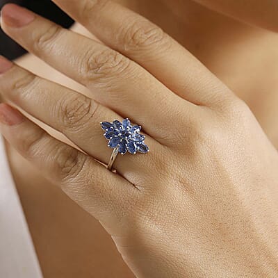 D'Joy Kashmir Kyanite 3.75 ctw Floral Ring in Rhodium Over Sterling Silver (Size 10.0)