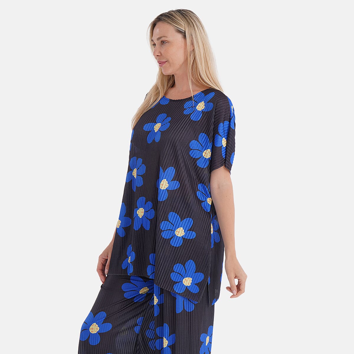Tamsy Blue Daisy 2 Piece Pleated Polyester Top and Bottom Set - One Size Fits Most image number 2