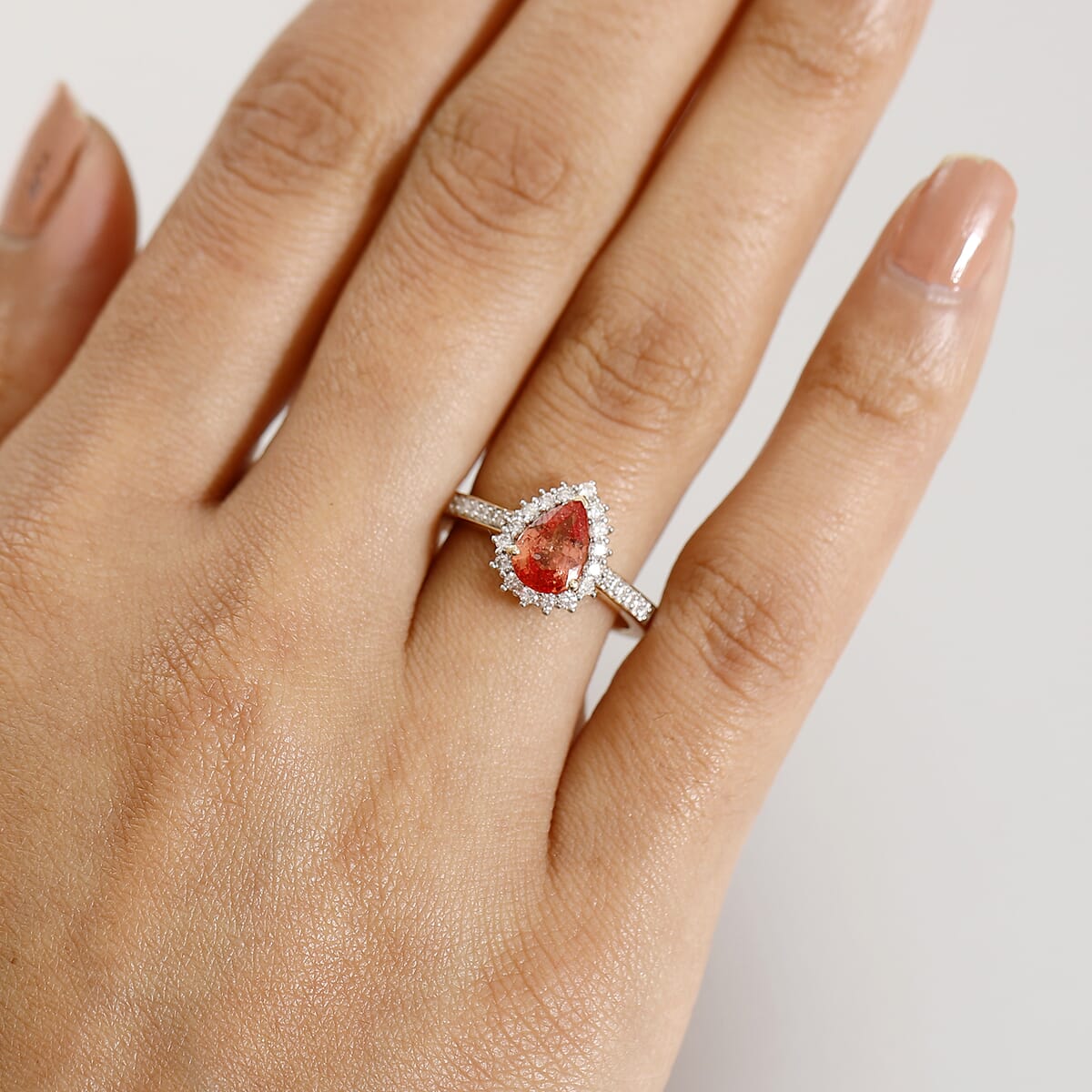Certified & Appraised Luxoro AAA Padparadscha Sapphire (BT) 8.0) and I2 Diamond 1.85 ctw Halo Ring in 14K Yellow Gold (Size 8.0) image number 2
