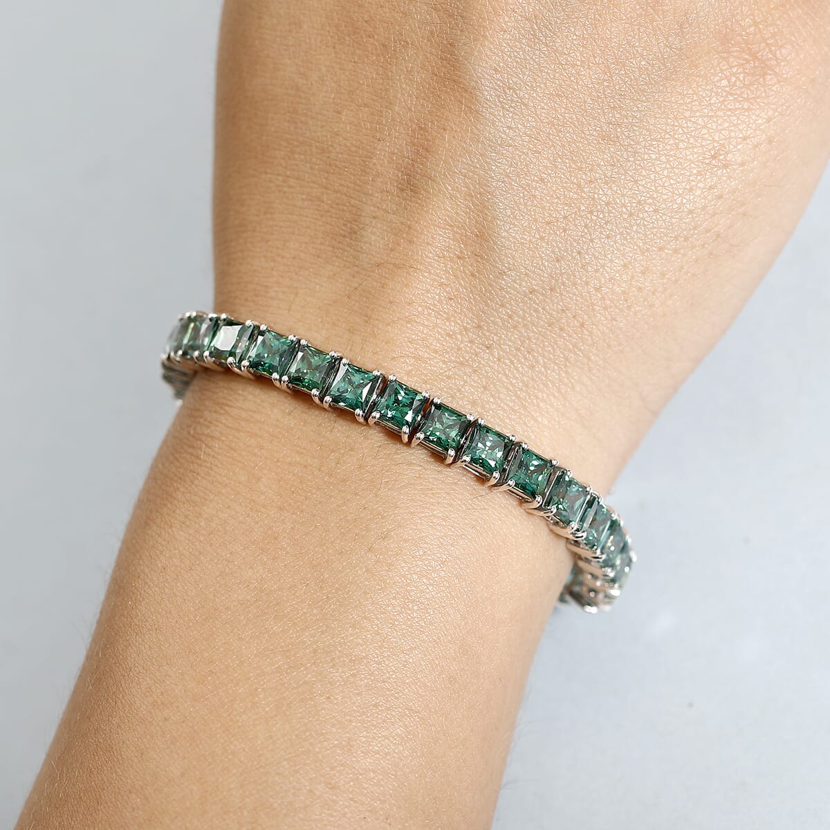 J Francis Embellished with Green Zirconia by Swarovski 44.50 ctw Bracelet in Rhodium Over Sterling Silver (7.25 In) image number 2