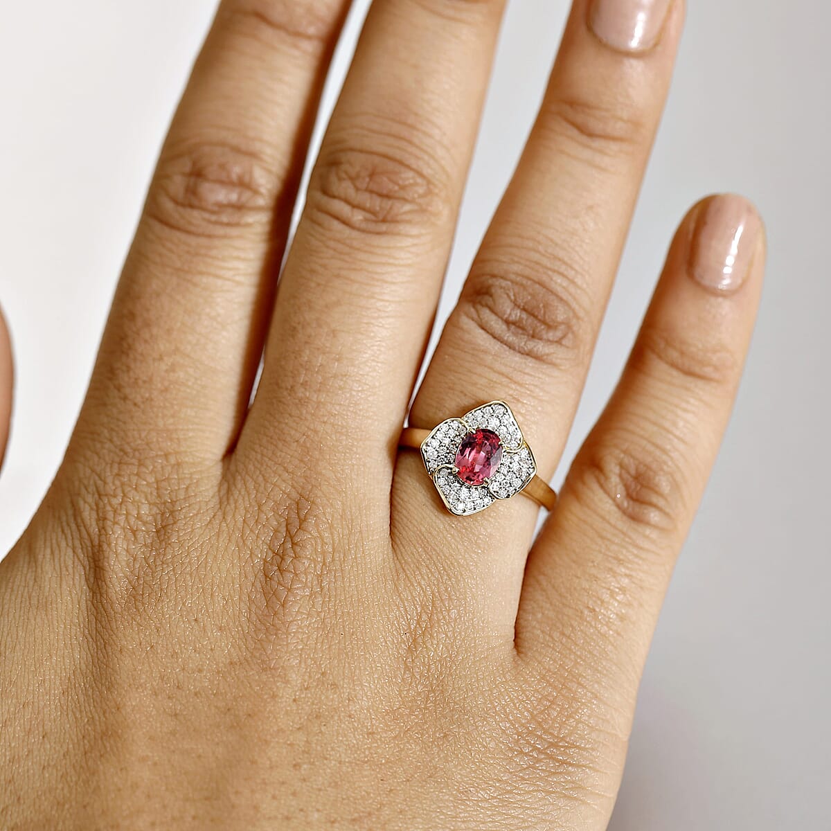 Certified & Appraised Luxoro AAA Padparadscha Sapphire (BT) 6.0) and I2 Diamond 1.30 ctw Ring in 14K Yellow Gold (Size 8.0) image number 2