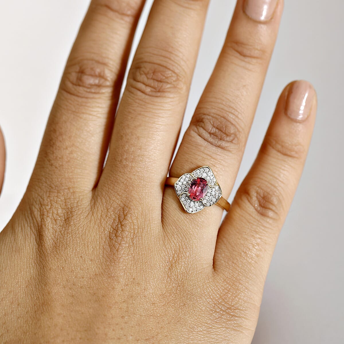 Certified & Appraised Luxoro AAA Padparadscha Sapphire (BT) 7.0) and I2 Diamond 1.30 ctw Ring in 14K Yellow Gold (Size 8.0) image number 2