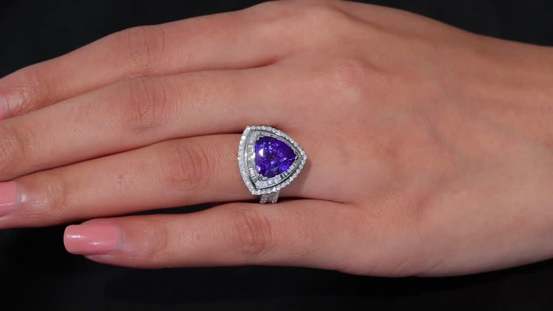 Doorbuster Certified & Appraised Rhapsody 950 Platinum AAAA Tanzanite, Diamond (E-F, VS2) Ring (Size 10.0) (12.50 g) 6.29 ctw