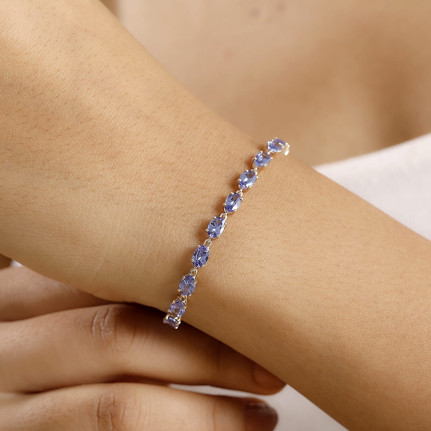 6.5 Inches - Product card gallery slide 3 (10145838465307)