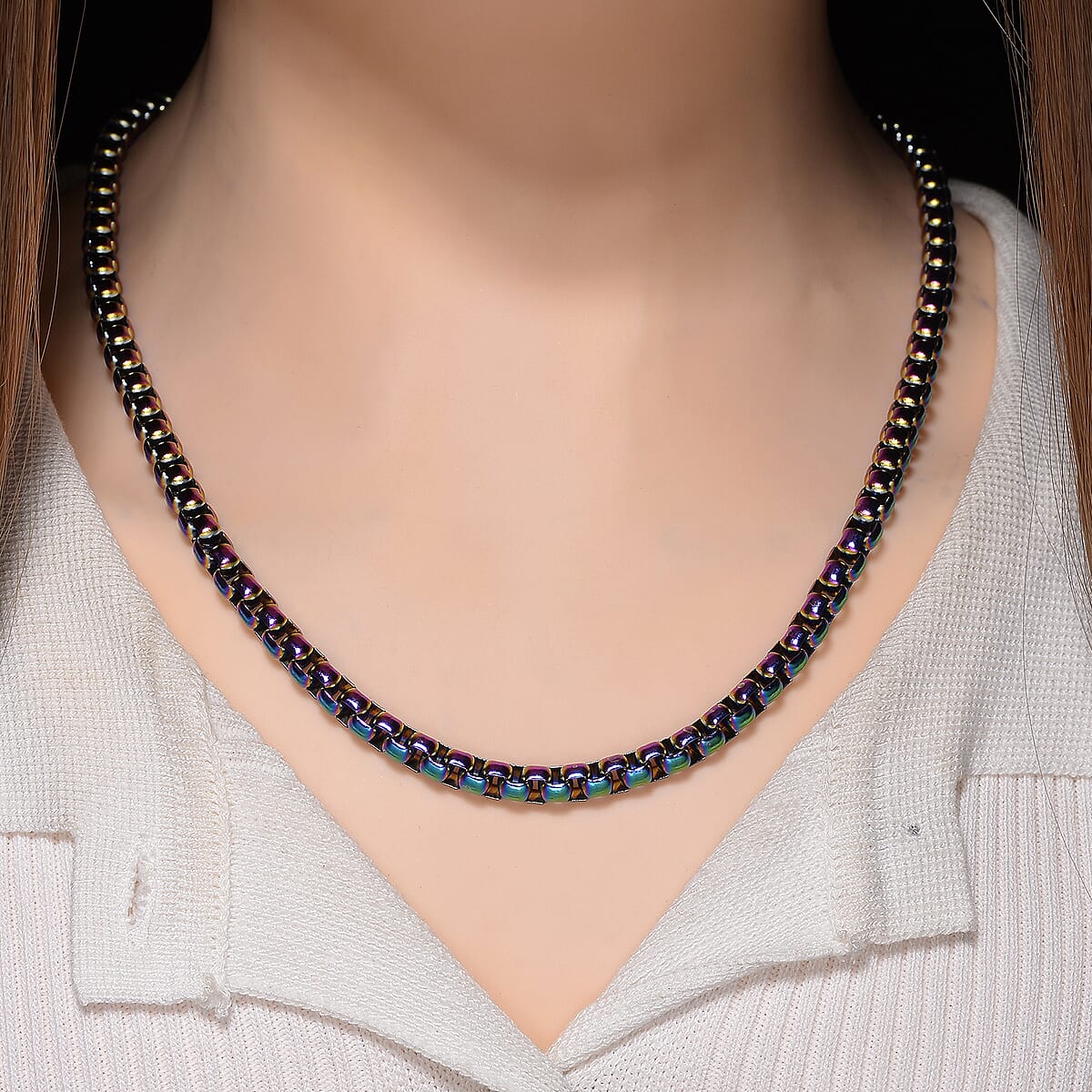 Box Chain Necklace in ION Plated Rainbow Stainless Steel 22-24 Inches image number 1
