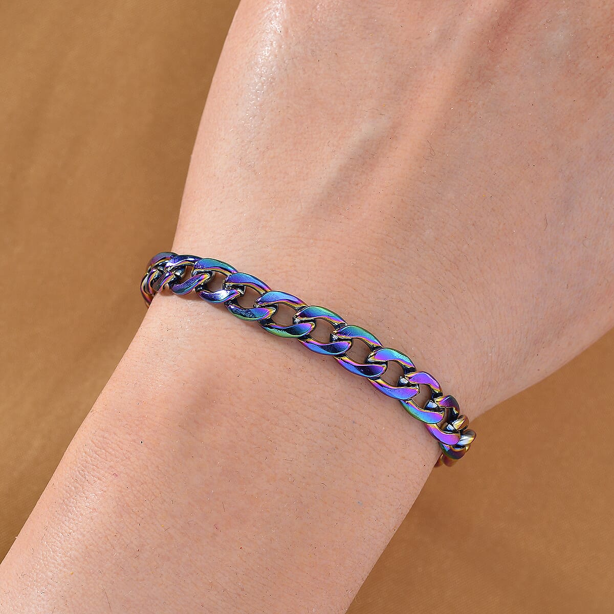 Cuban Chain Bracelet in ION Plated Rainbow Stainless Steel (7.50-9.50In) image number 1