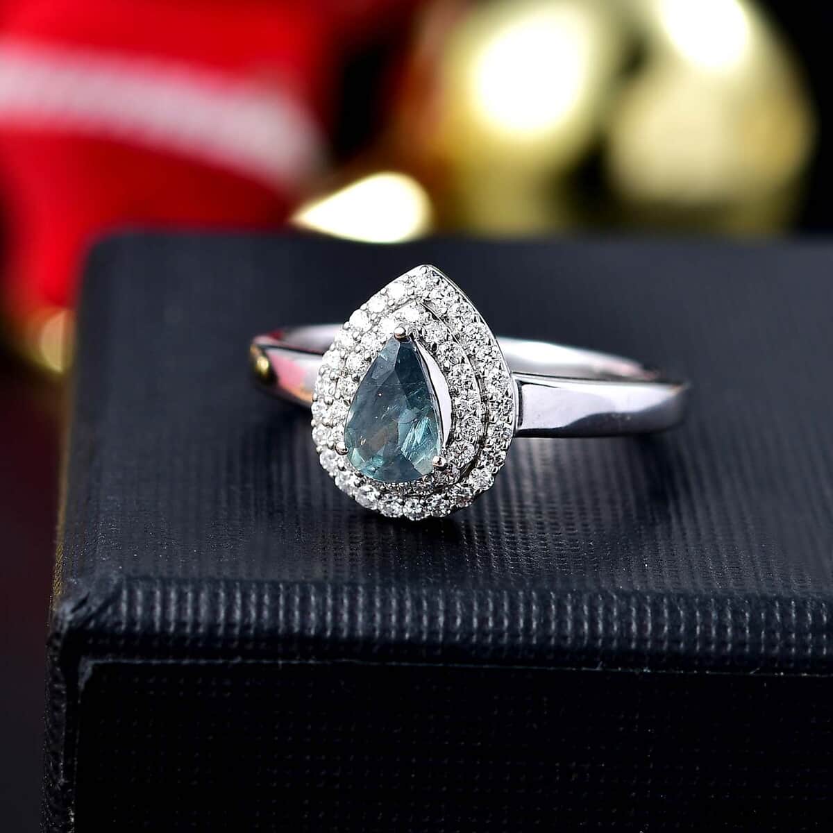 Luxoro AAA Narsipatnam Alexandrite and G-H I2 Diamond 0.90 ctw Double Halo Ring in 10K White Gold (Size 7.0) image number 1