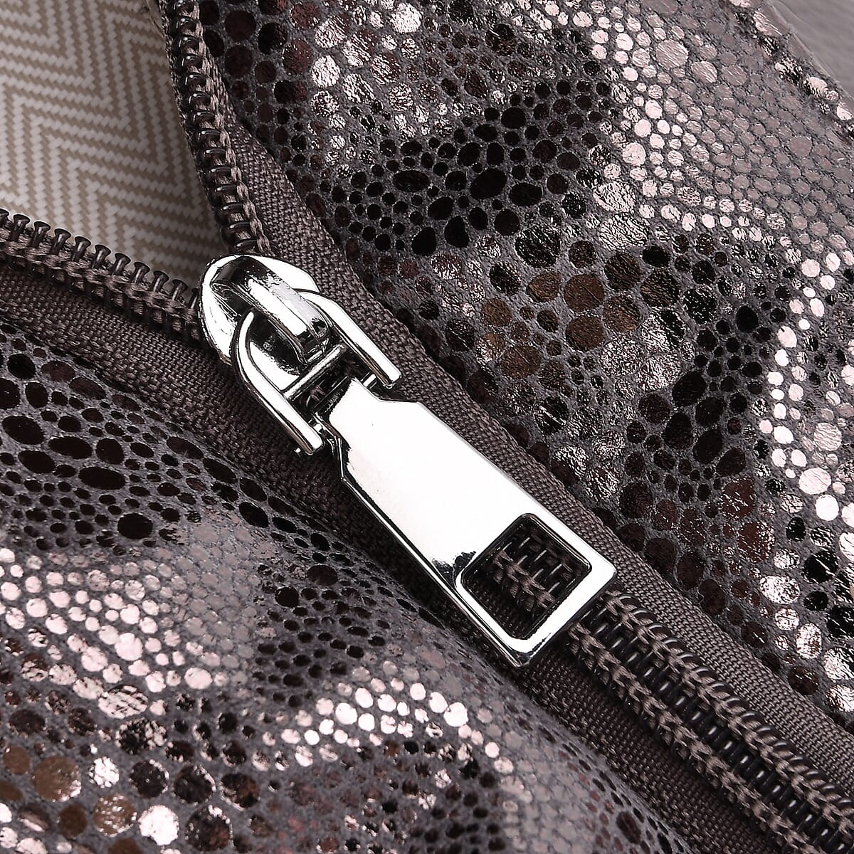 Dark Purple Shiny Faux Leather Crossbody Bag with Shoulder Strap image number 7