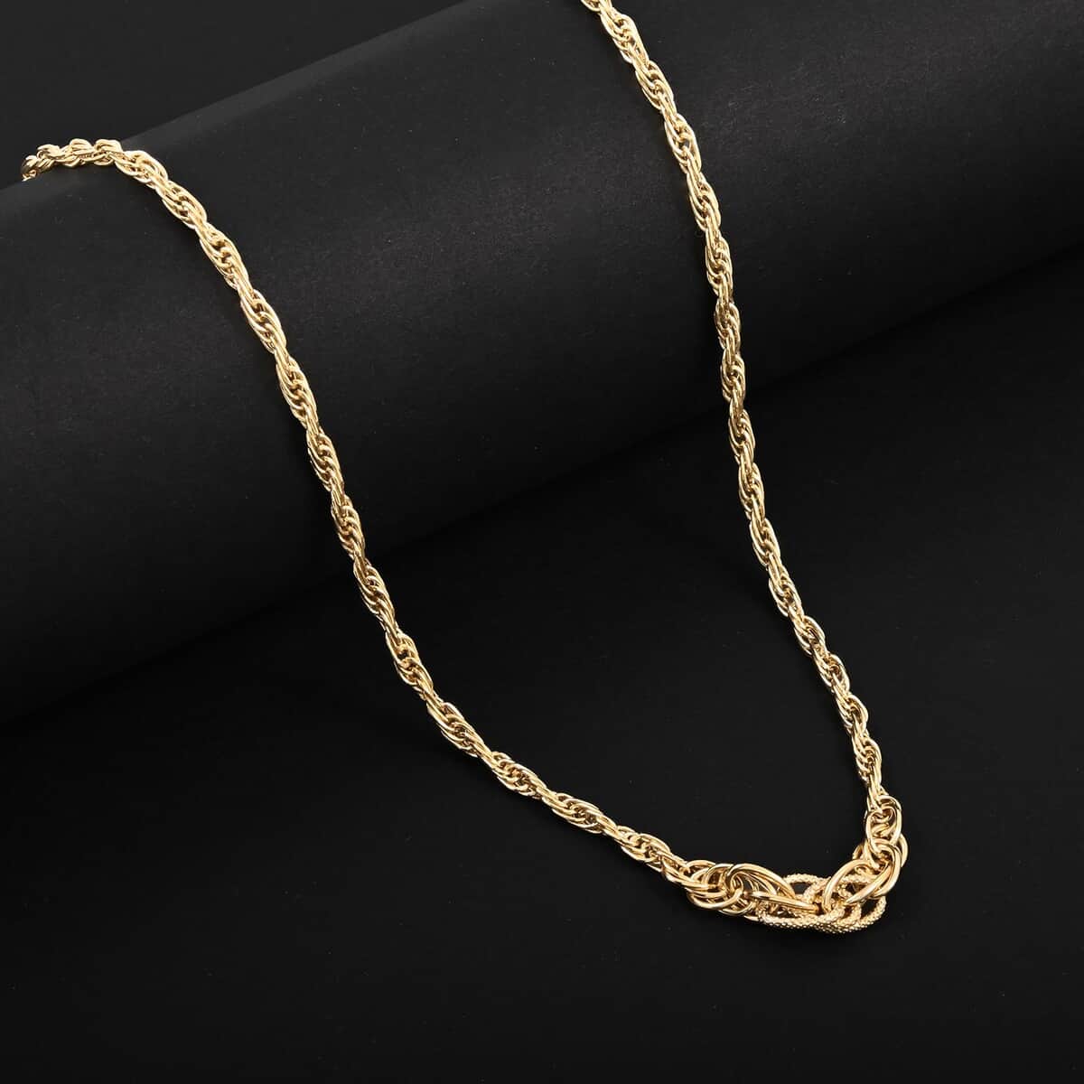 Italian 5.7mm Graduated Torchon Necklace in 10K Yellow Gold 4.5 Grams 18 Inches image number 1