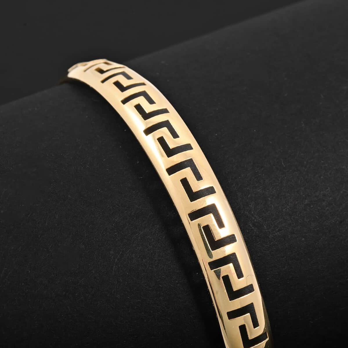 Italian 6mm Greek Key Bangle Bracelet in 10K Yellow Gold (7.25 In) 3.70 Grams image number 1