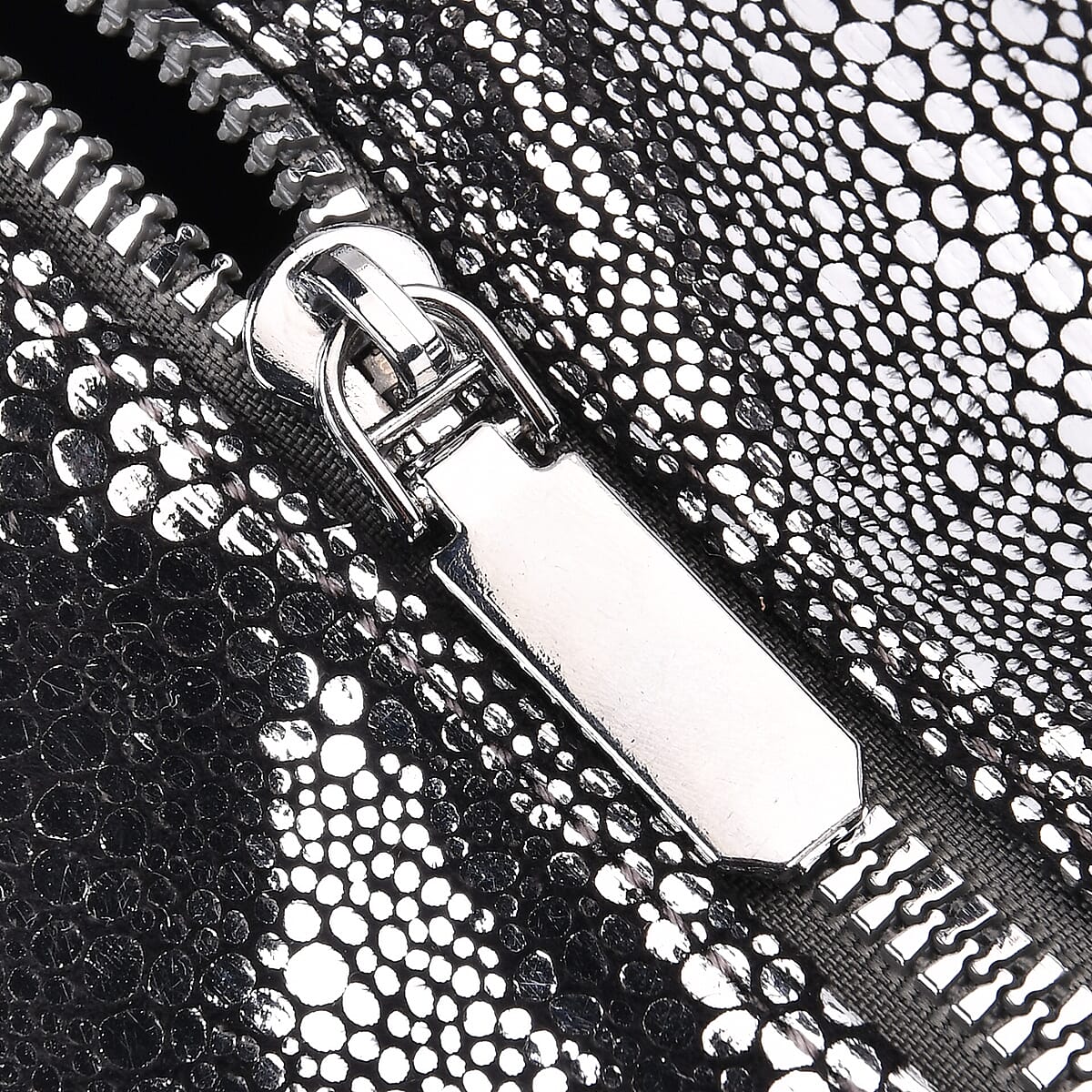 Silver Faux Leather Crossbody Bag with Rhinestone and Shoulder Strap image number 5