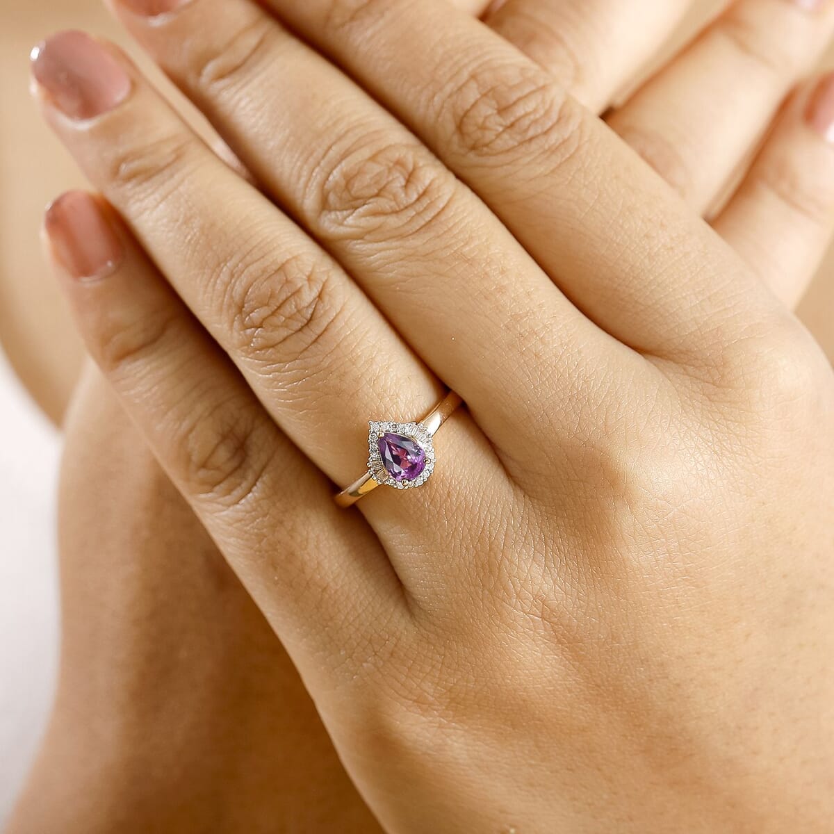 Luxoro AAA Madagascar Purple Sapphire and G-H I2 Diamond 0.90 ctw Halo Ring in 10K Rose Gold (Size 6.0) image number 2