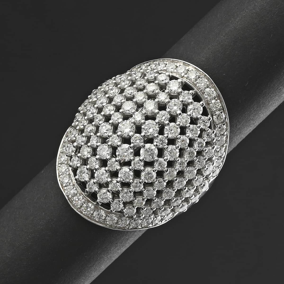 Luxuriant Lab Grown Diamond G SI 3.25 ctw Ring in Sterling Silver (Size 10.0) image number 1