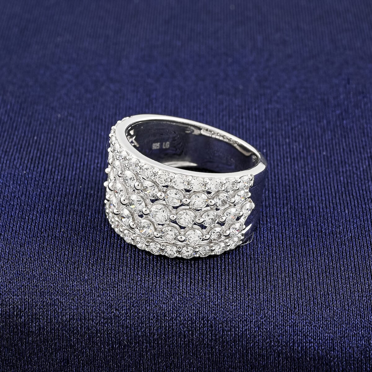 Luxuriant Lab Grown Diamond G SI 2.05 ctw Ring in Sterling Silver (Size 6.0) image number 1
