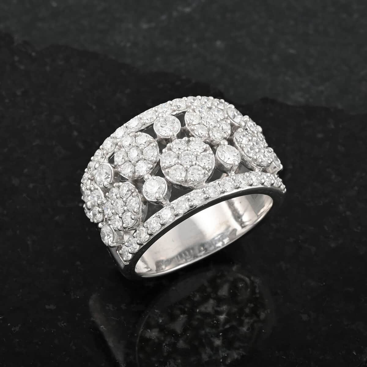 Luxuriant Lab Grown Diamond G SI 2.04 ctw Ring in Sterling Silver (Size 10.0) image number 1