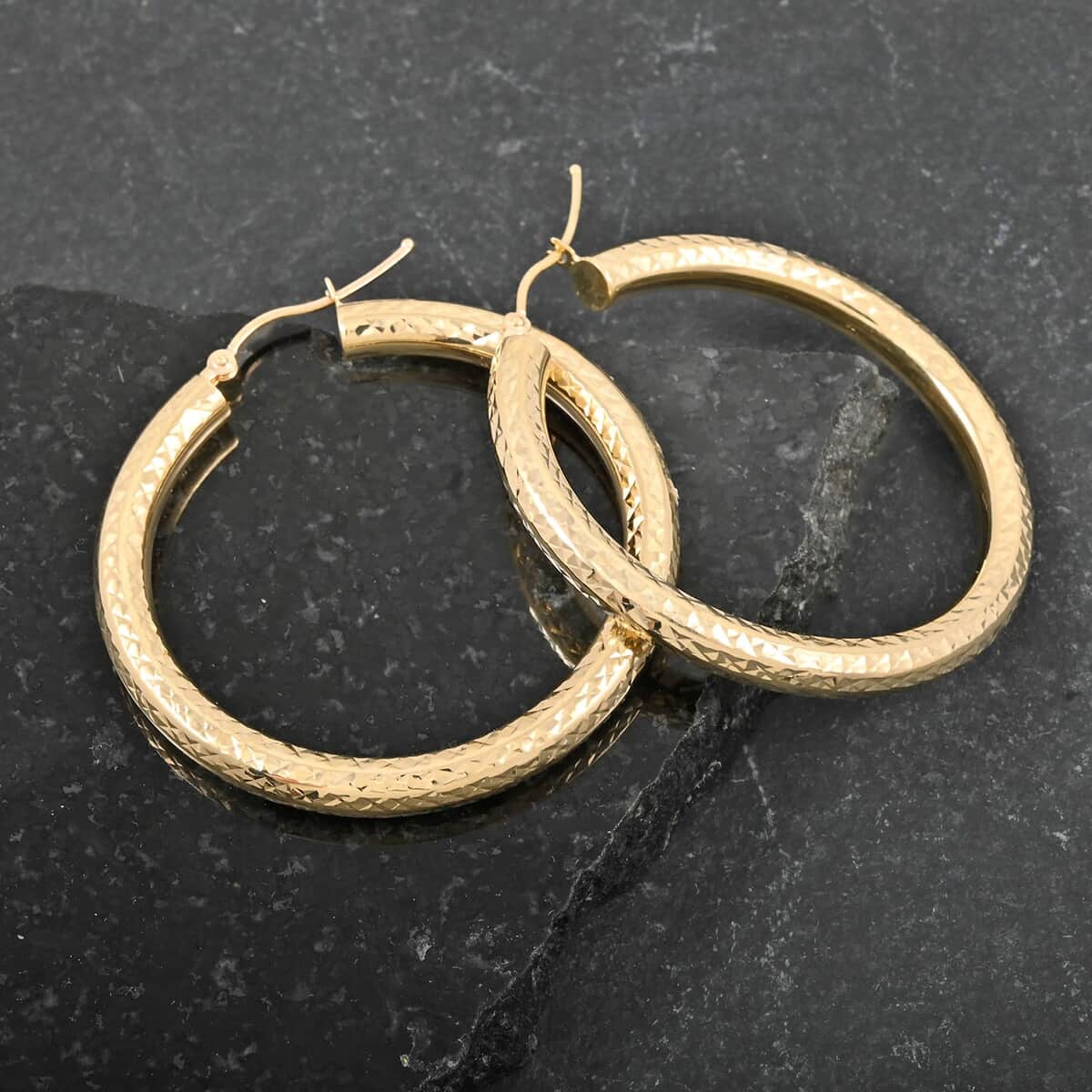 39.5x4mm Hoop Earrings in 14K Yellow Gold 3.30 Grams image number 1