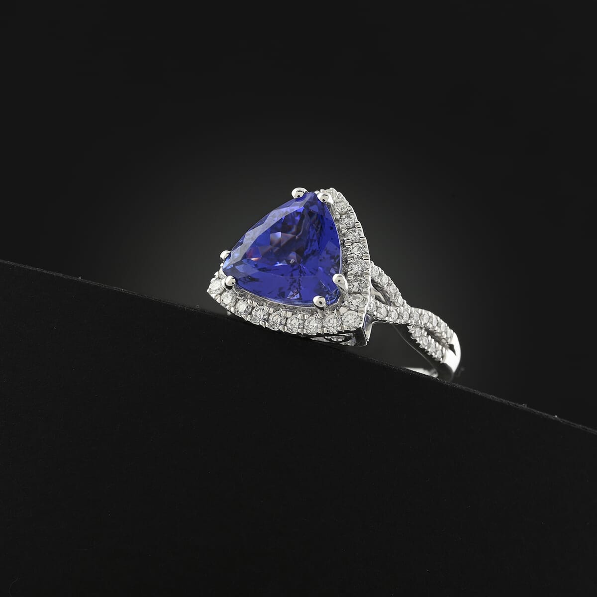 Certified & Appraised Rhapsody AAAA Tanzanite and E-F VS Diamond 4.50 ctw Ring in 950 Platinum (Size 9.0) 7.35 Grams image number 1