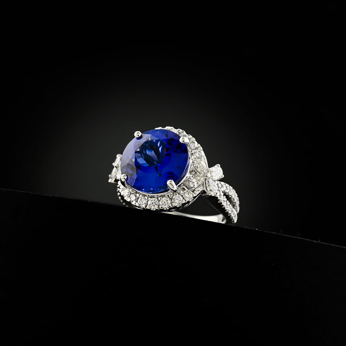 Certified and Appraised Rhapsody AAAA Tanzanite and E-F VS Diamond 7.10 ctw Ring in 950 Platinum (Size 7.0) 10.25 Grams image number 1