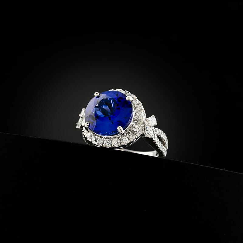 Exclusive Vault Collection Certified and Appraised Rhapsody AAAA Tanzanite and E-F VS Diamond 7.10 ctw Ring in 950 Platinum (Size 7.0) 10.25 Grams