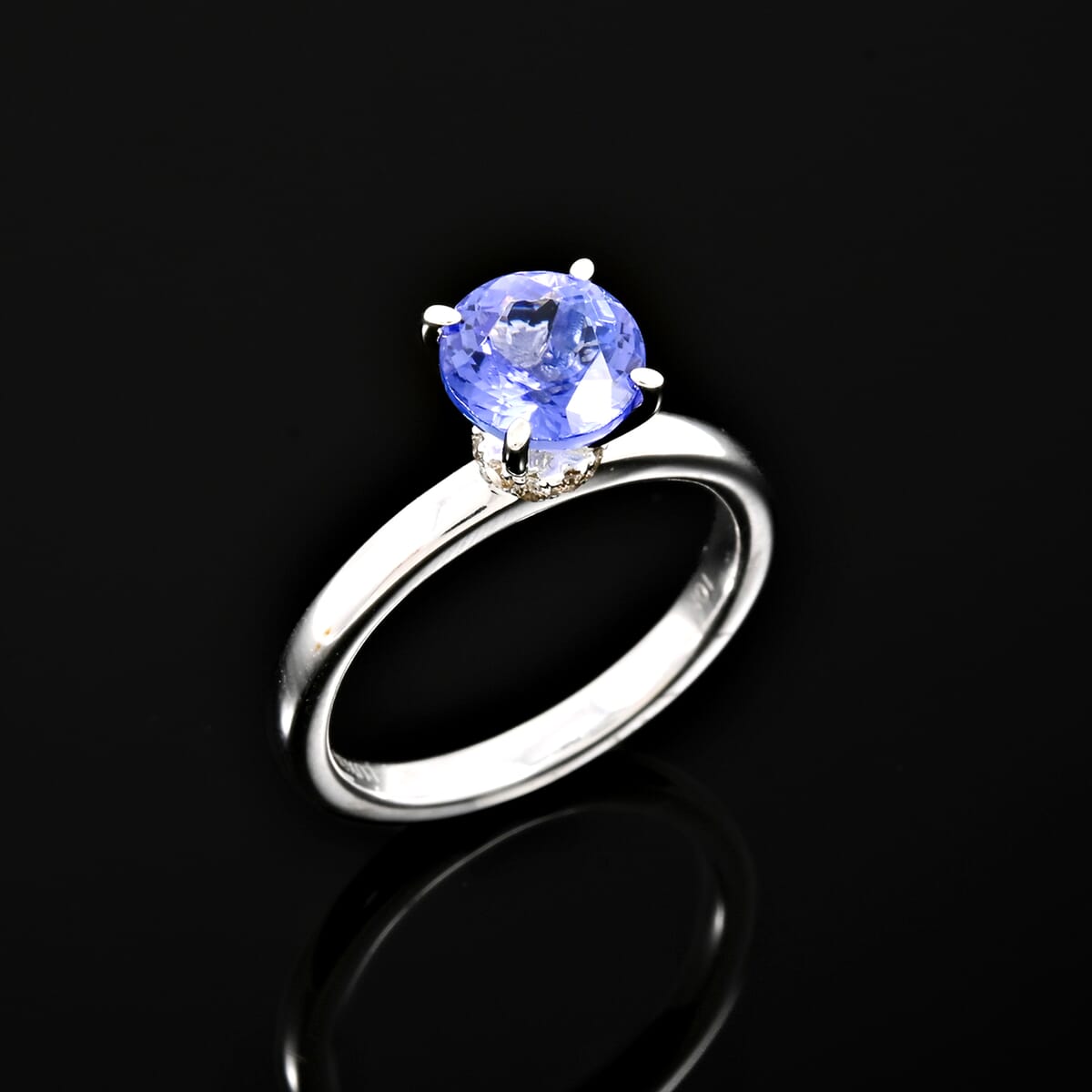 Luxoro AAA Tanzanite and G-H I2 Diamond 1.65 ctw Ring in 10K White Gold (Size 9.0) image number 1