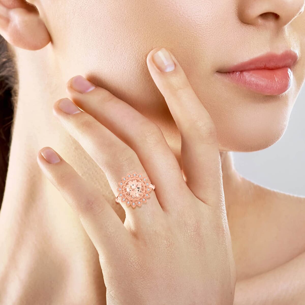 Certified & Appraised Luxoro AAA Marropino Morganite and G-H I2 Diamond 3.50 ctw Ring in 10K Rose Gold (Size 8.5) 4.95 Grams image number 2