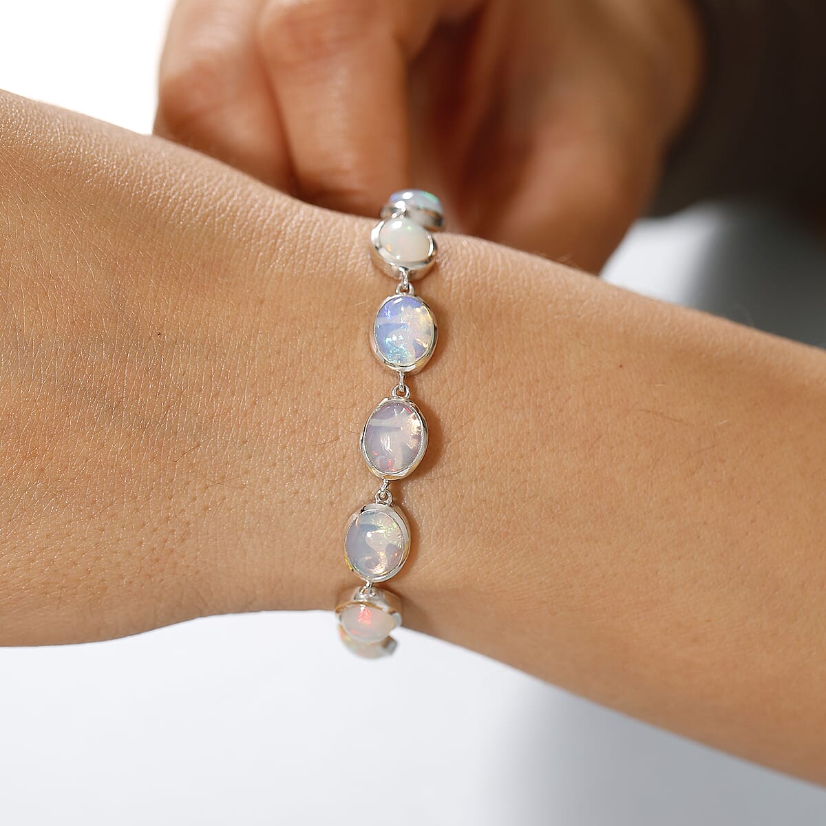 Premium Ethiopian Welo Opal 16.65 ctw Seahorse Bracelet in Rhodium Over Sterling Silver (8.00 In) image number 2