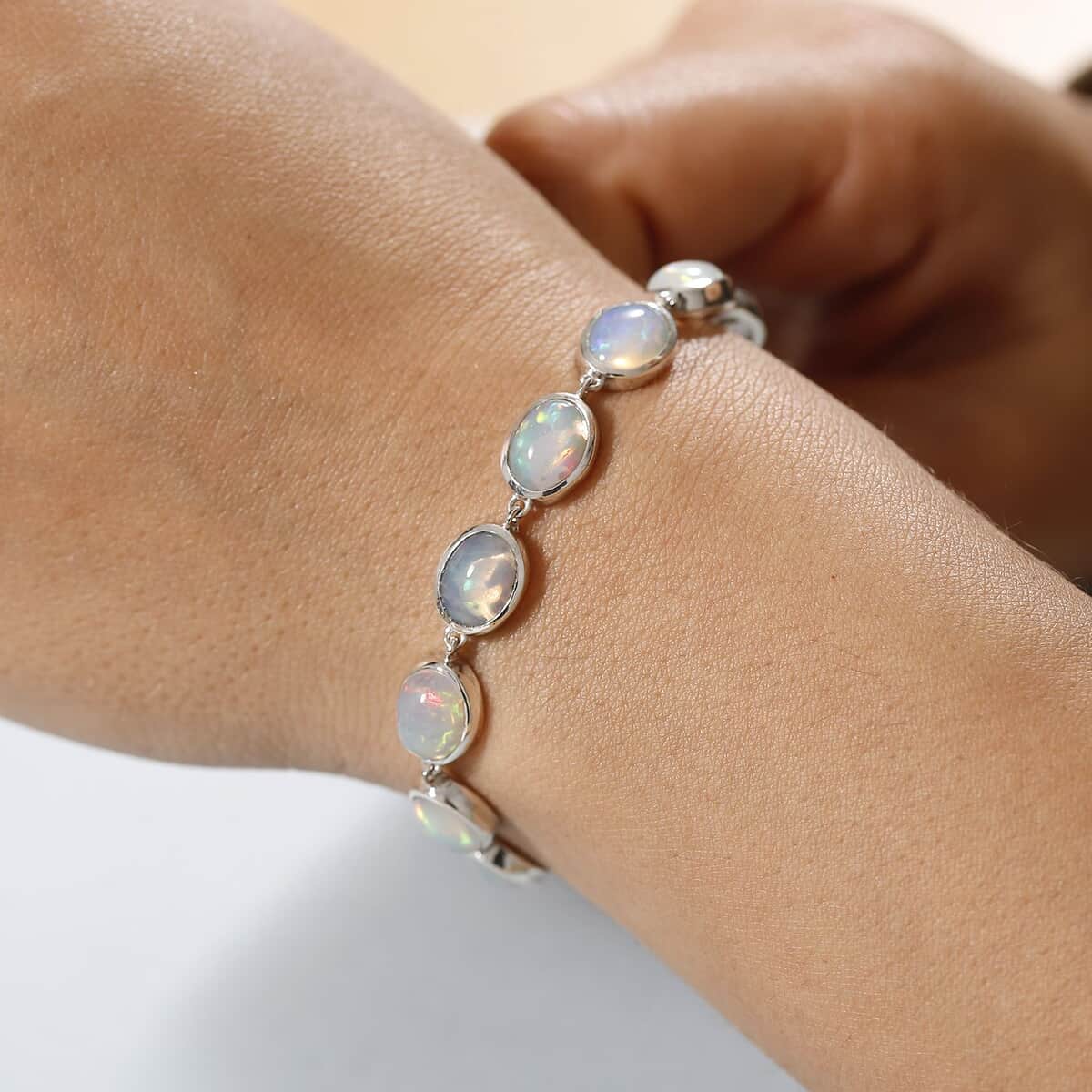 Premium Ethiopian Welo Opal Bracelet in Rhodium Over Sterling Silver (7.25 In) 15.50 ctw image number 2