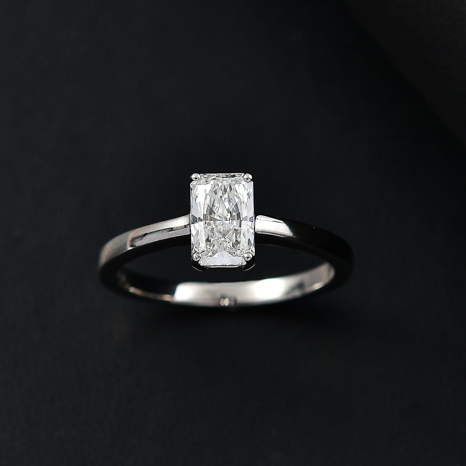 Luxuriant Lab Grown Diamond G VS 1.00 ctw Solitaire Ring in 14K White Gold (Size 10.0)