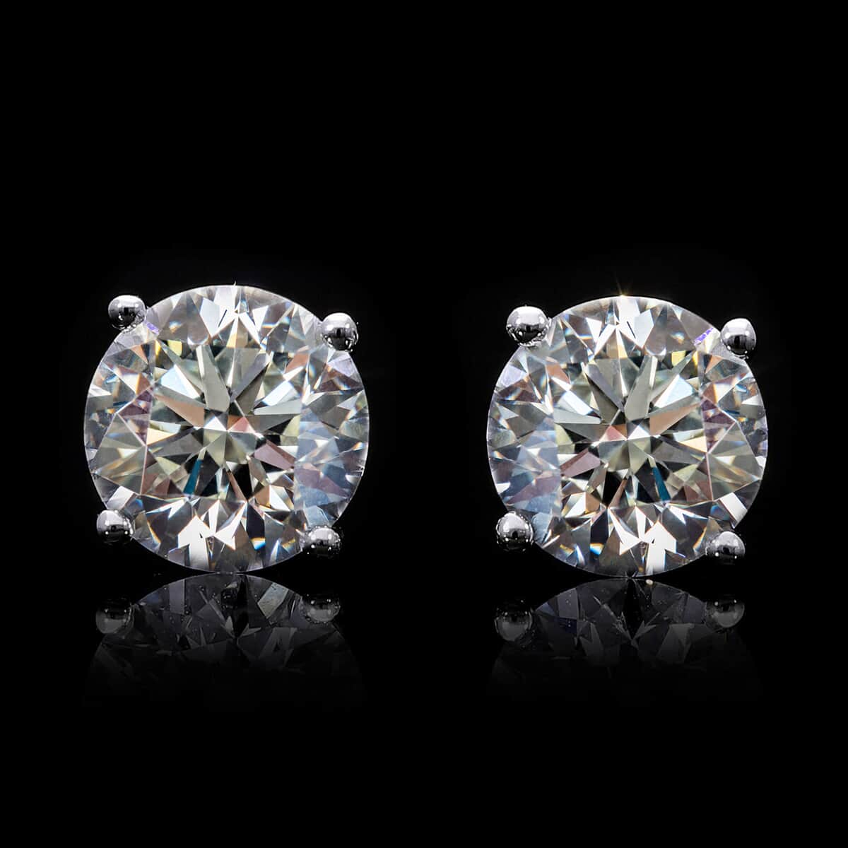 IGI Certified Luxuriant Lab Grown Diamond G-H VS 2.00 ctw Stud Earrings in 950 Platinum image number 1