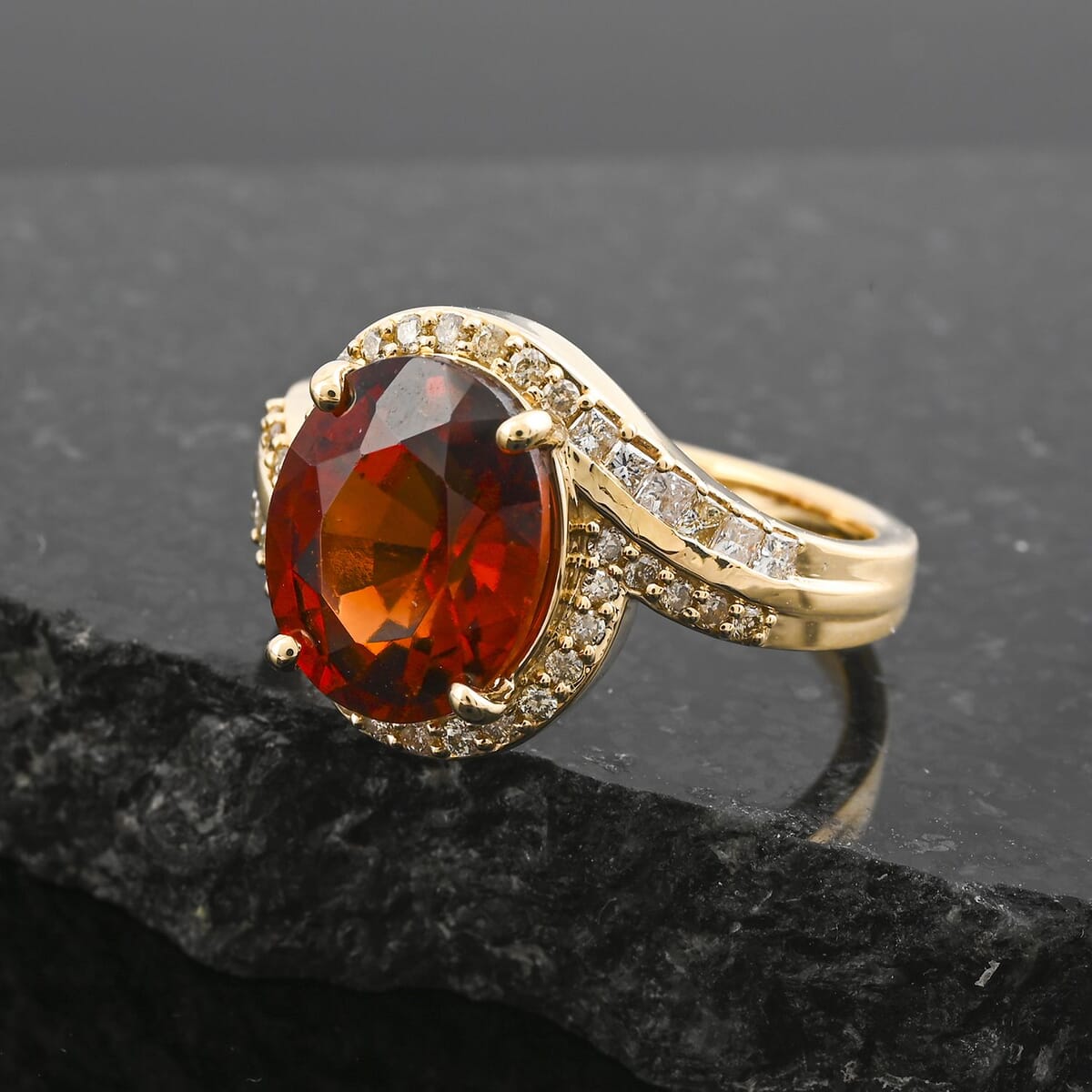 Certified & Appraised Luxoro AAA Sri Lankan Honey Garnet and G-H I2 Diamond 5.25 ctw Ring in 10K Yellow Gold (Size 8.0) 4.38 g Grams image number 1
