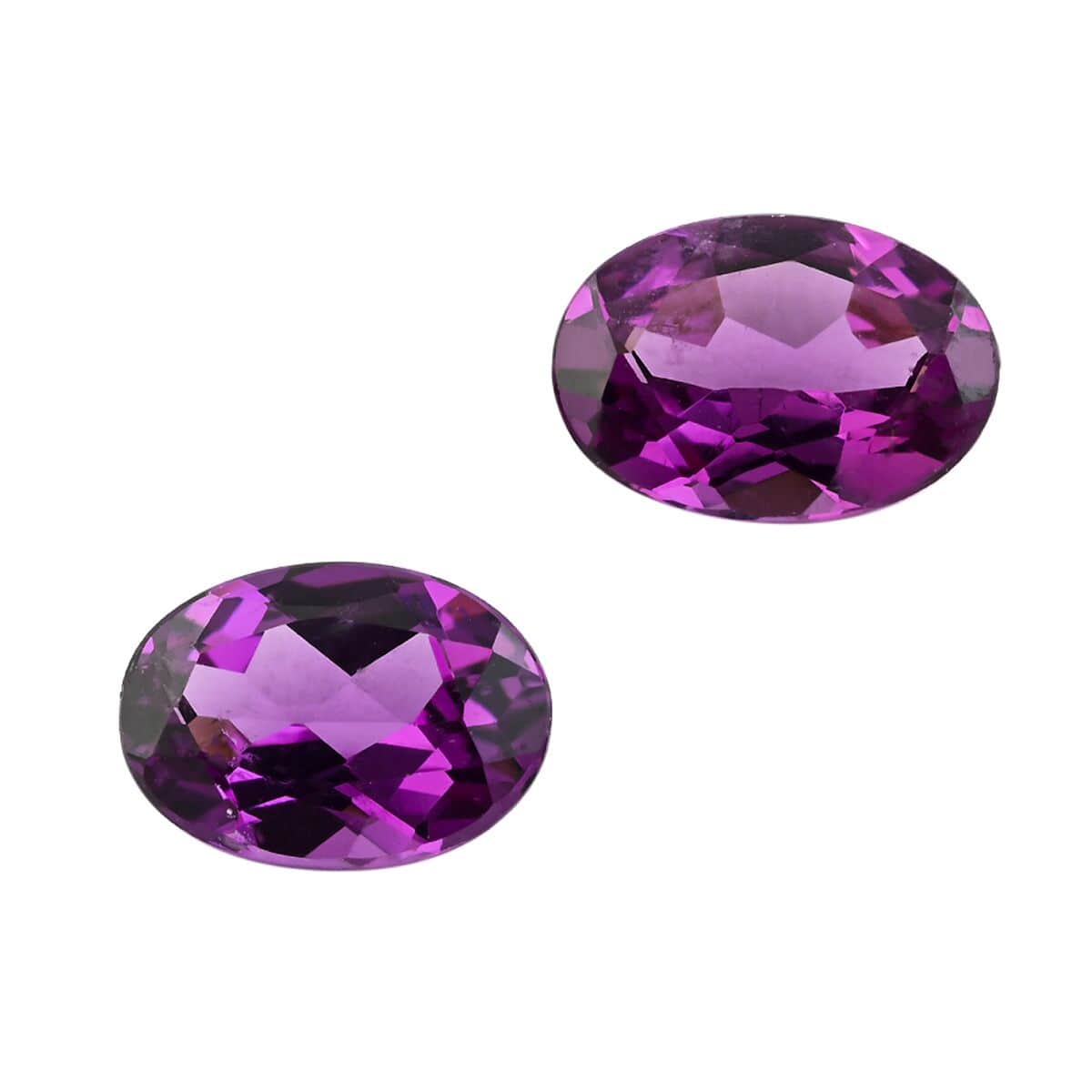 AAAA Radiant Ember Garnet Set of 2 (Ovl 7x5 mm) (Del. in 7-10 Days) 1.00 ctw image number 0