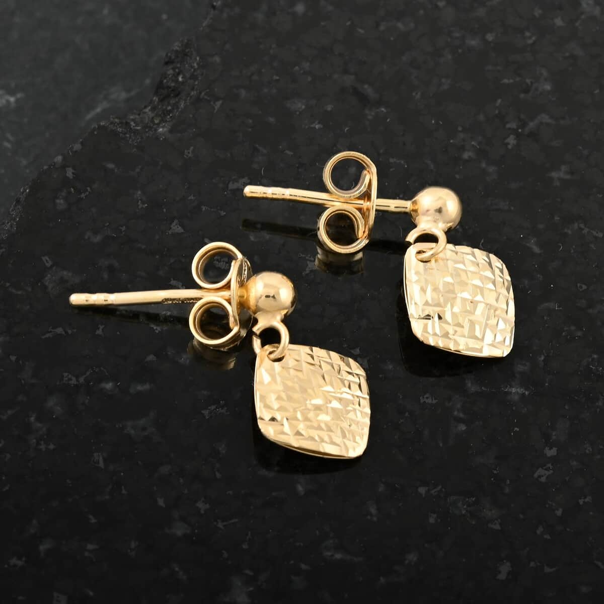 Italian Diamond-cut Drop Earrings in 10K Yellow Gold 0.80 Grams image number 1