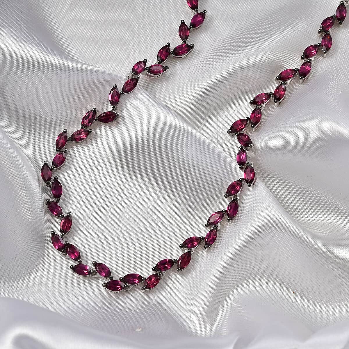 Premium Orissa Rhodolite Garnet 13.80 ctw Fern Leaf Necklace in Rhodium Over Sterling Silver 18 Inches image number 1