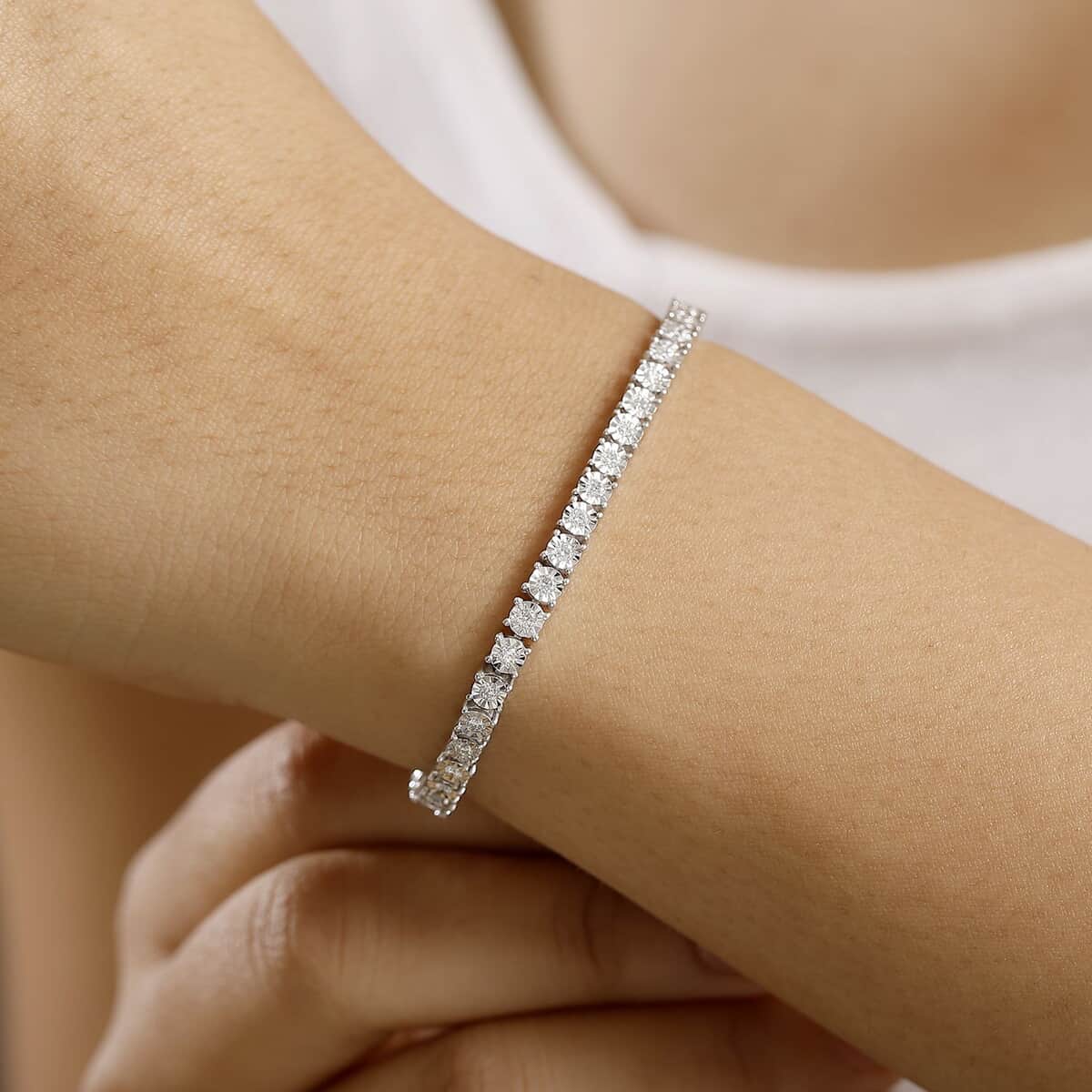 Luxuriant Lab Grown Diamond G-H SI 1.50 ctw Tennis Bracelet in Rhodium Over Sterling Silver (7.25 In) image number 2